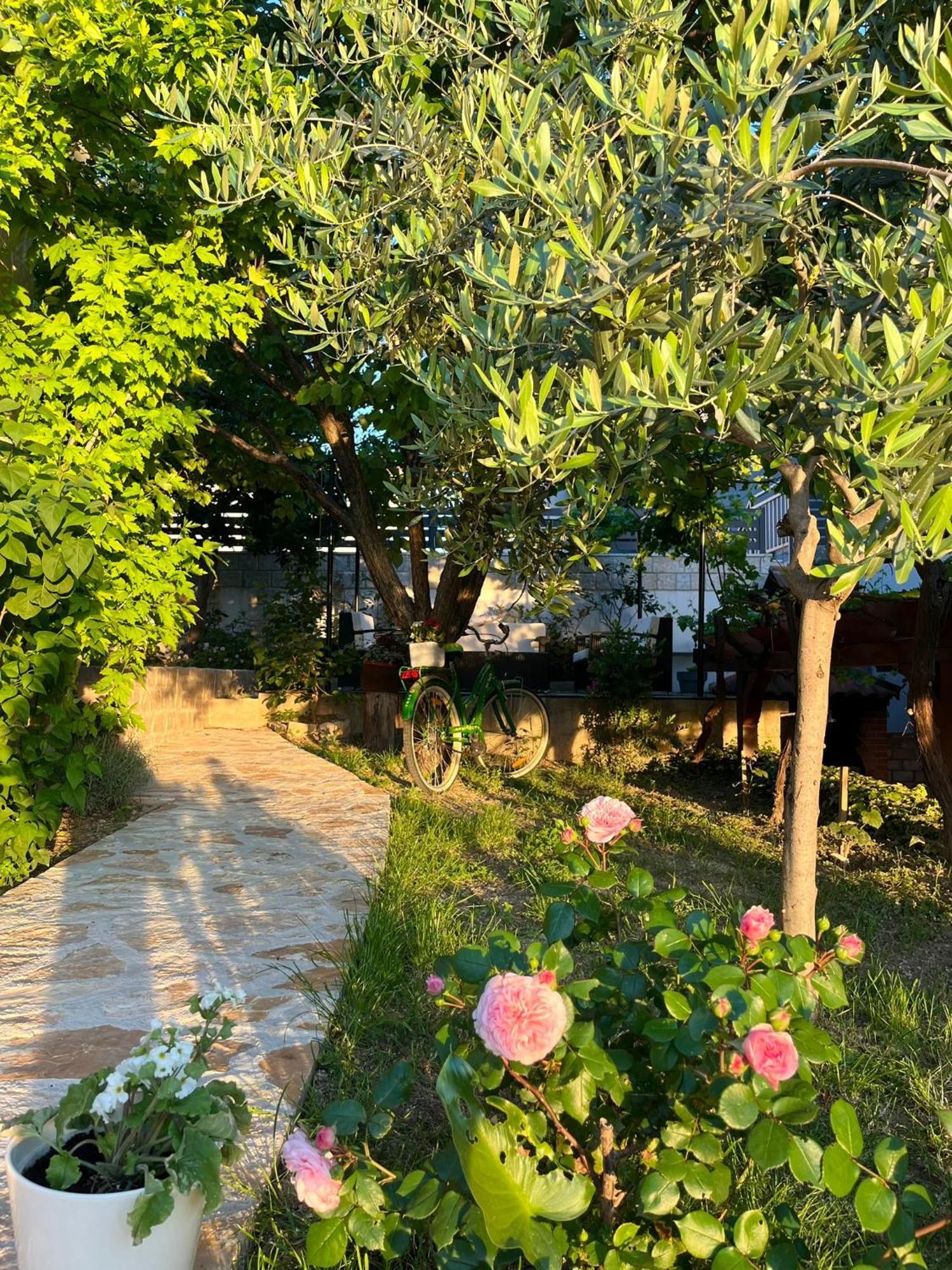 Apartments Curnic Йесенице Екстериор снимка