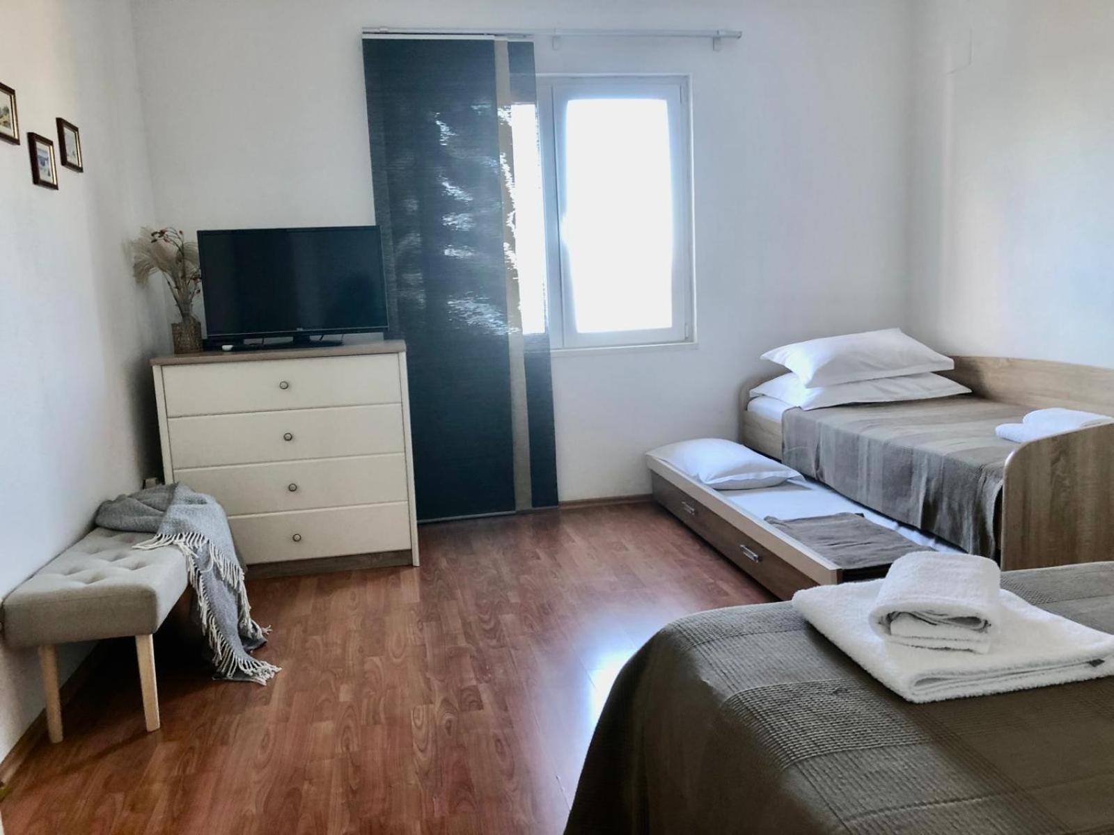 Apartments Curnic Йесенице Екстериор снимка