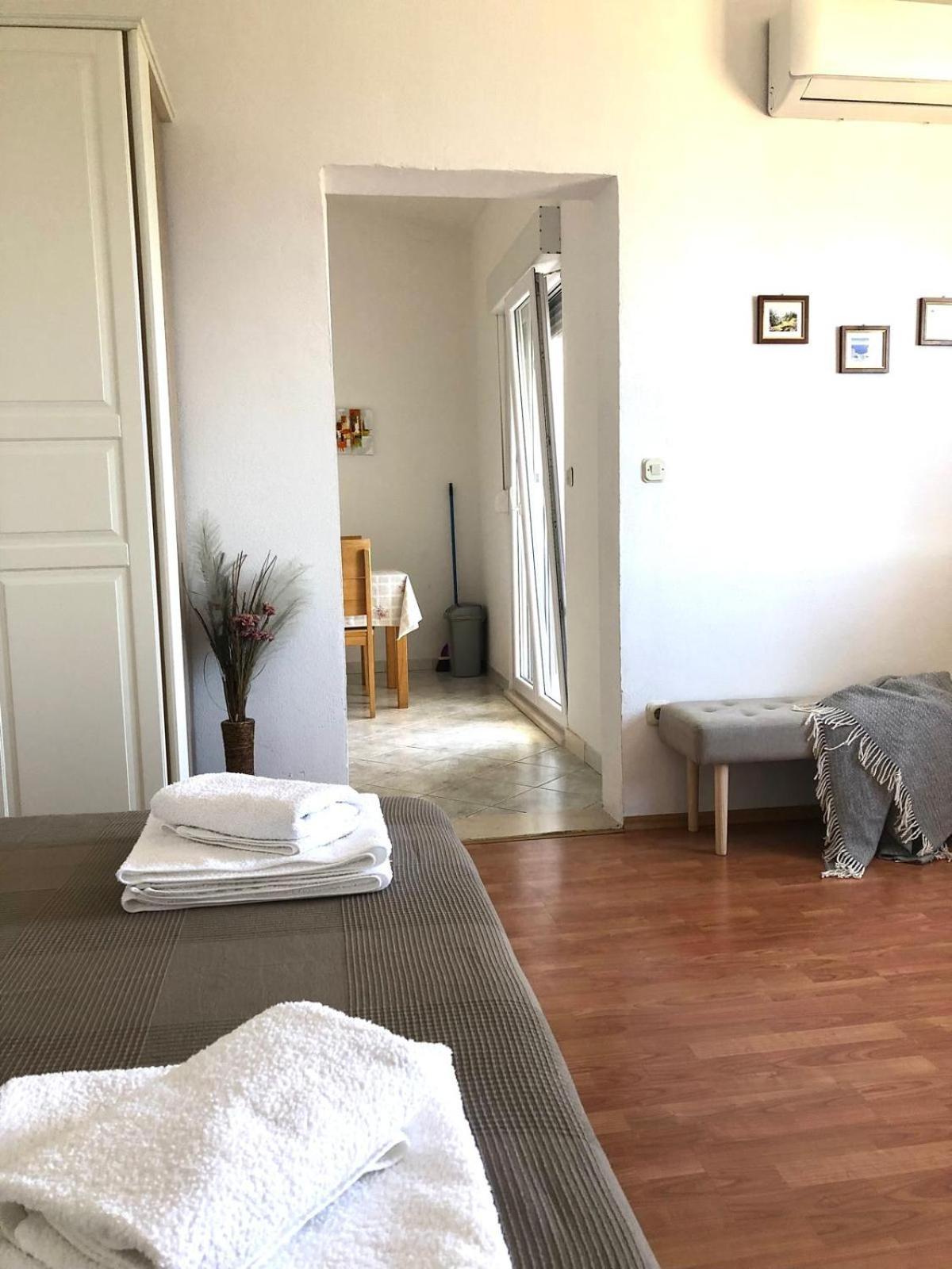 Apartments Curnic Йесенице Екстериор снимка