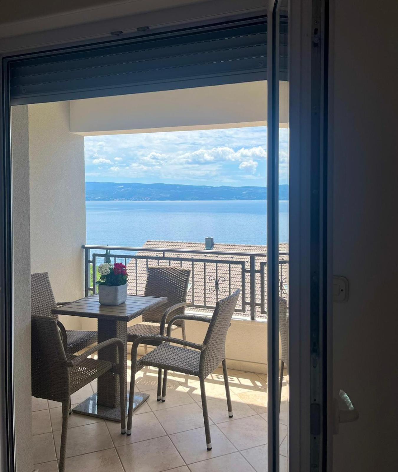 Apartments Curnic Йесенице Екстериор снимка