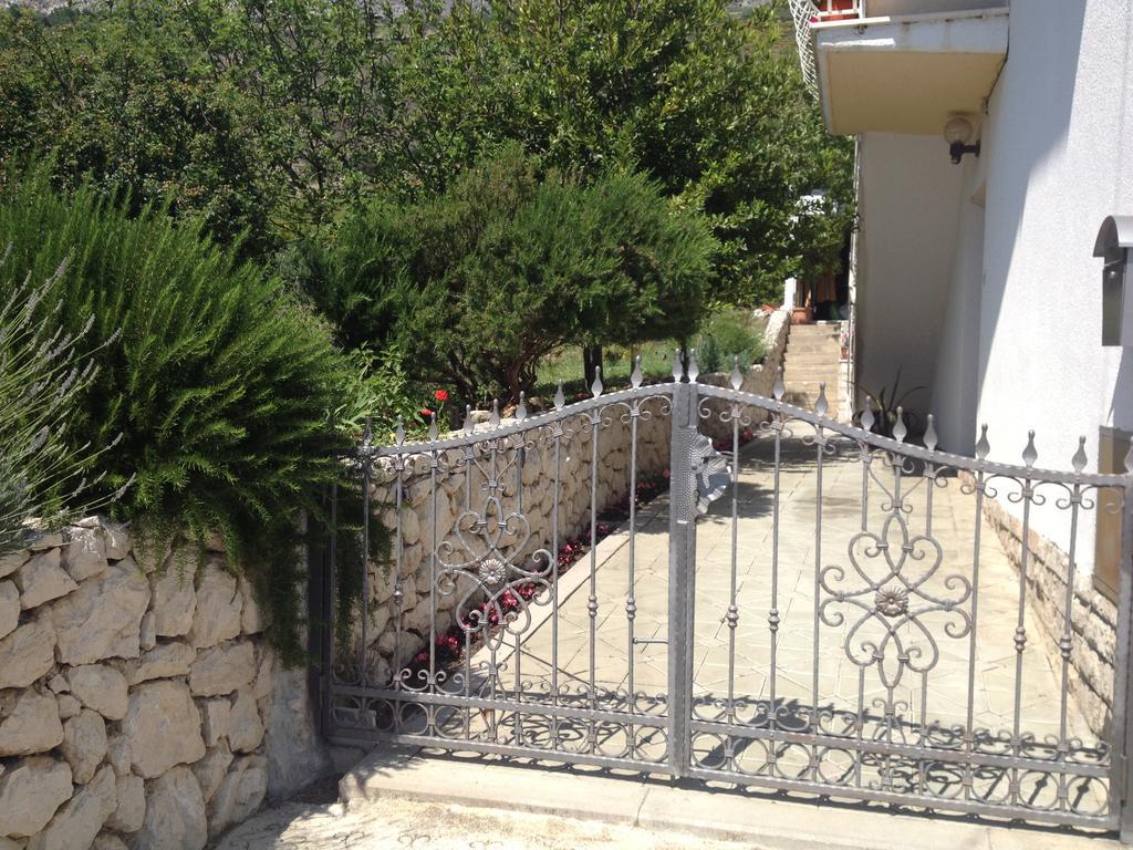 Apartments Curnic Йесенице Екстериор снимка